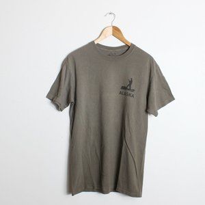 The Mountain Shirt Mens Medium Green Alaska Hunting Tee